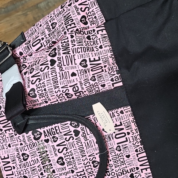 NWT Victoria's Secret Pink and Black Travel Bag with Graphic Design - Picture 7 of 8